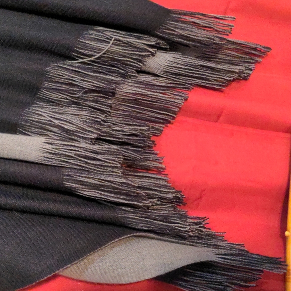 Black Fringe Cape - Picture 2 of 5